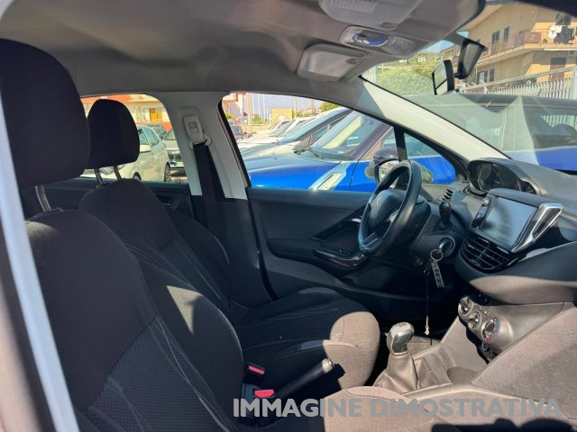 PEUGEOT 208 usata, con Controllo automatico clima