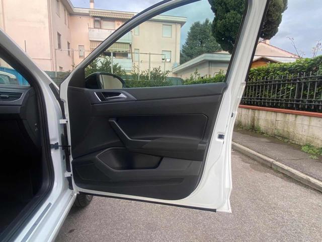 VOLKSWAGEN Taigo usata 12