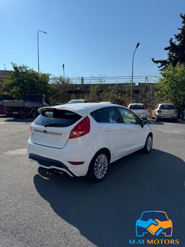 FORD Fiesta usata, con Autoradio