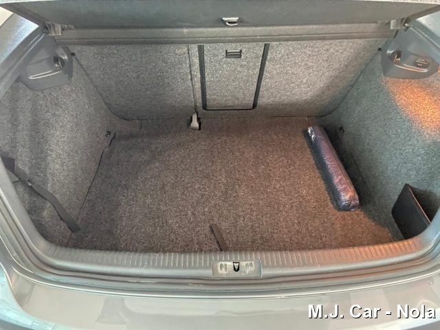 VOLKSWAGEN Golf usata, con Bracciolo