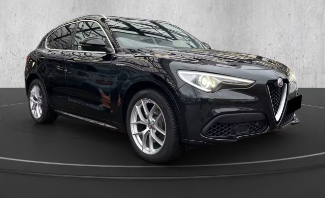 ALFA ROMEO Stelvio usata, con Cerchi in lega