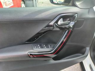 PEUGEOT 2008 usata, con Touch screen