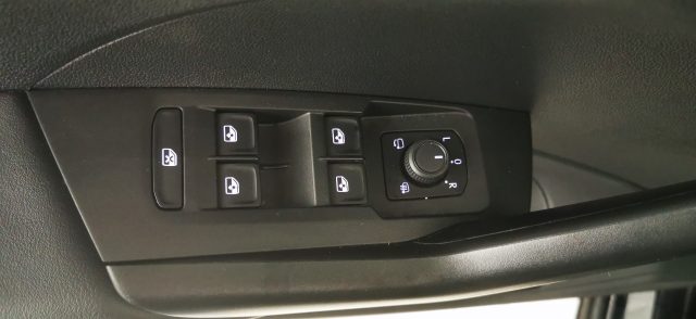 VOLKSWAGEN T-Cross usata 54