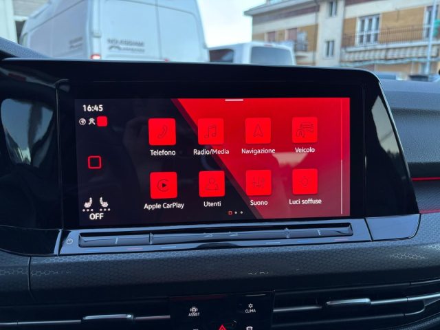 VOLKSWAGEN Golf usata, con USB