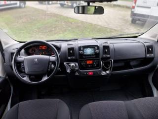 PEUGEOT Boxer usata, con MP3