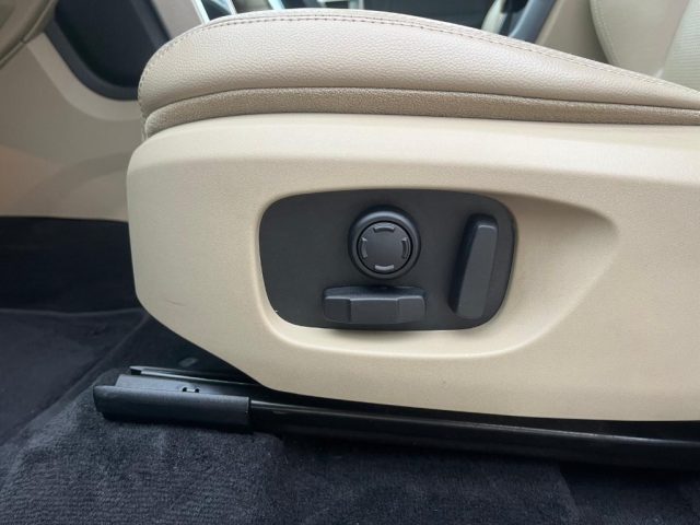 LAND ROVER Discovery Sport usata, con Bluetooth