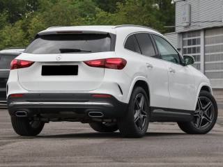 MERCEDES-BENZ GLA 180 usata, con Airbag