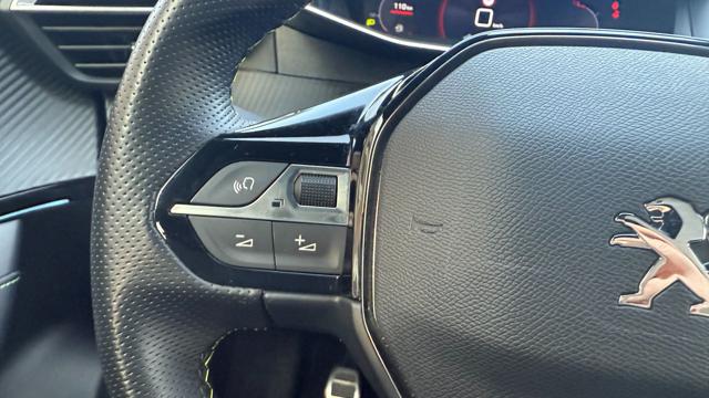 PEUGEOT 2008 usata, con Autoradio