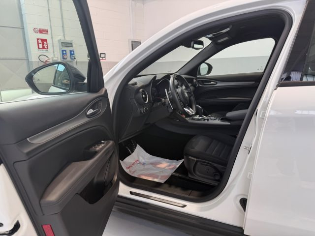 ALFA ROMEO Stelvio usata, con Autoradio digitale