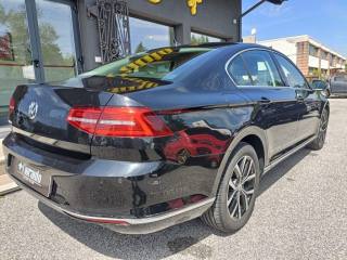 VOLKSWAGEN Passat usata, con Airbag Passeggero