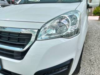 PEUGEOT Partner usata, con Alzacristalli elettrici