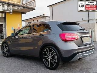 MERCEDES-BENZ GLA 220 usata, con Luci diurne