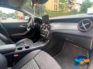MERCEDES-BENZ CLA 200 usata, con Telecamera per parcheggio assistito