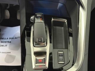 PEUGEOT 3008 usata, con Telecamera per parcheggio assistito