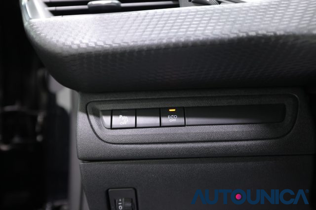 PEUGEOT 2008 usata, con Autoradio digitale