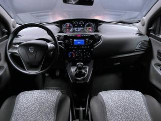 LANCIA Ypsilon usata, con ESP