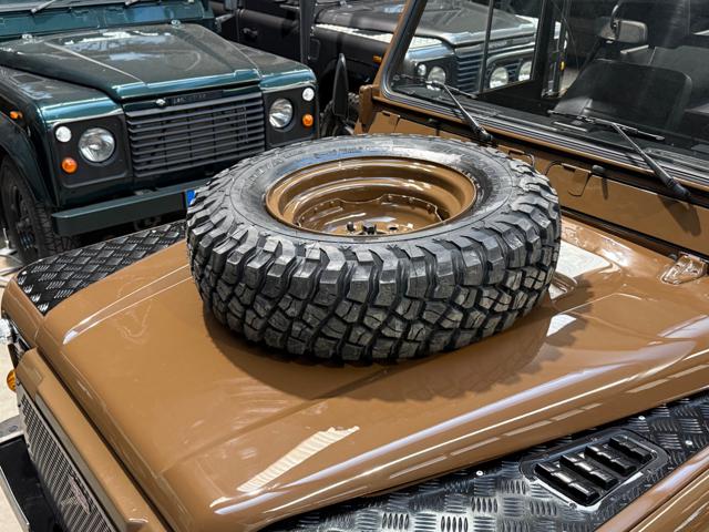 LAND ROVER Defender usata 6