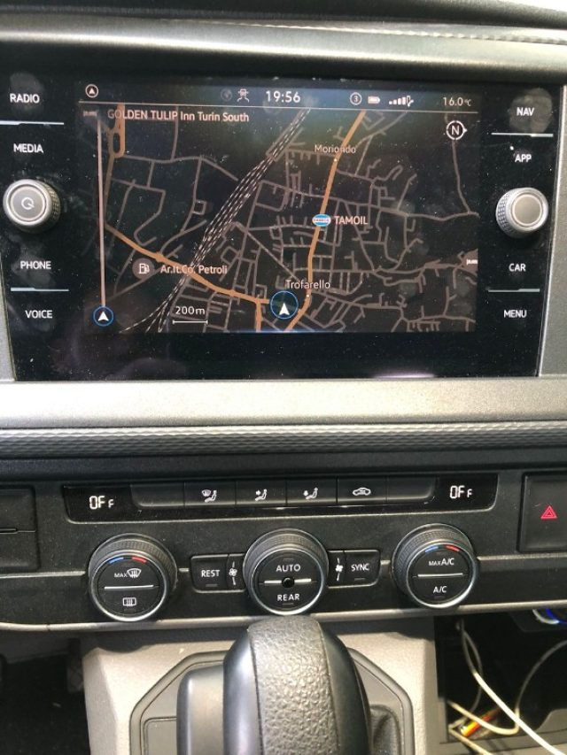 VOLKSWAGEN Caravelle usata, con ESP