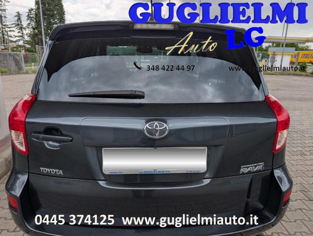 TOYOTA RAV 4 usata, con Autoradio