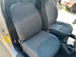 TOYOTA Yaris usata, con Specchietti laterali elettrici
