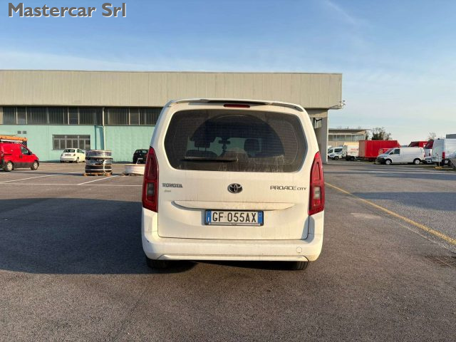 TOYOTA Proace City usata, con Autoradio