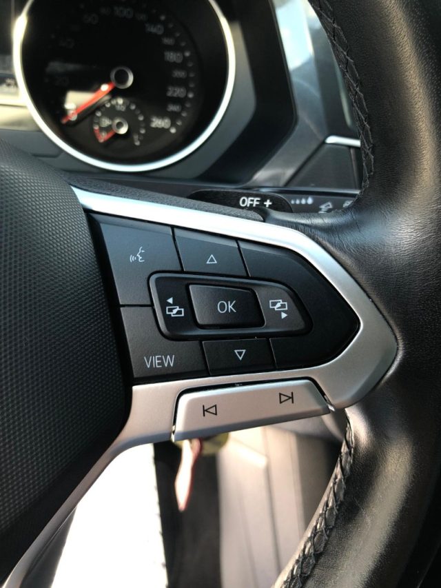 VOLKSWAGEN Tiguan usata, con Bracciolo