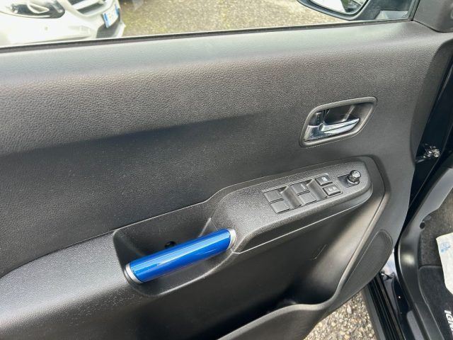 SUZUKI Ignis usata, con Fari LED
