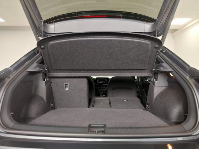 VOLKSWAGEN T-Roc usata, con Sedile posteriore sdoppiato