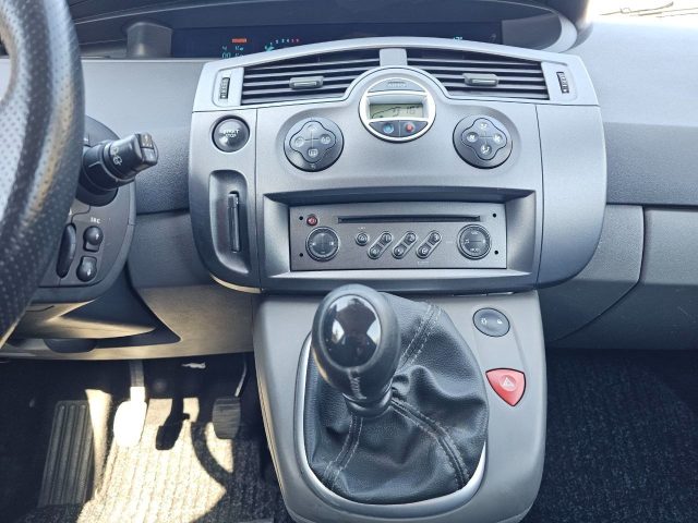 RENAULT Grand Scenic usata 19