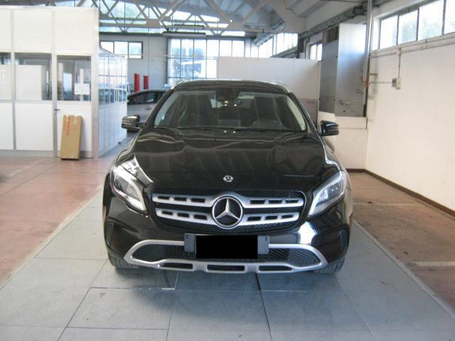 MERCEDES-BENZ GLA 200 usata, con Airbag