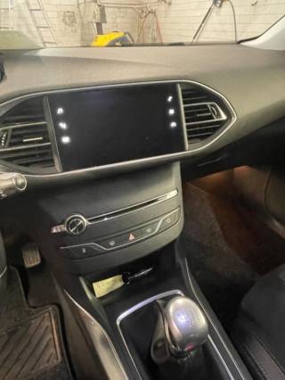 PEUGEOT 308 usata, con Autoradio