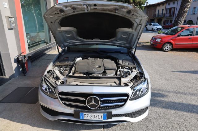 MERCEDES-BENZ E 220 usata 99