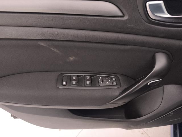 RENAULT Megane usata, con Sedile posteriore sdoppiato