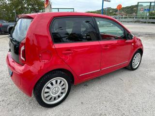 VOLKSWAGEN up! usata, con Autoradio