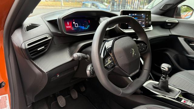 PEUGEOT 2008 usata, con Sistema di navigazione
