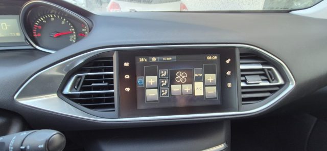 PEUGEOT 308 usata, con Controllo automatico clima