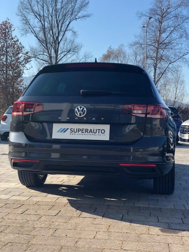 VOLKSWAGEN Passat Variant usata, con Autoradio