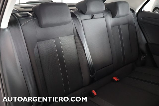 VOLKSWAGEN T-Roc usata, con Volante multifunzione