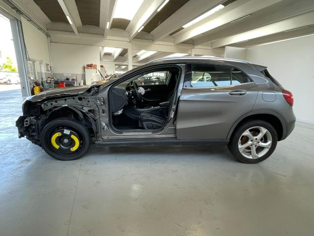 MERCEDES-BENZ GLA 180 usata, con Alzacristalli elettrici