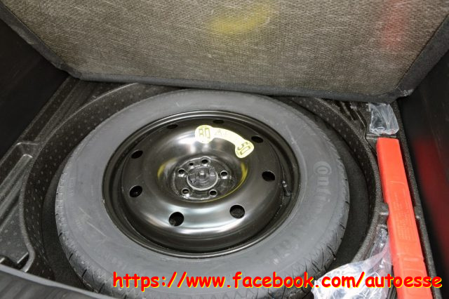 JEEP Compass usata, con Sedile posteriore sdoppiato