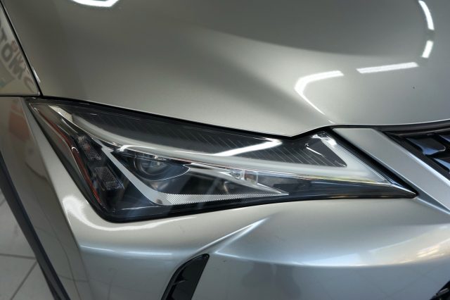 LEXUS UX 250h usata, con Airbag testa