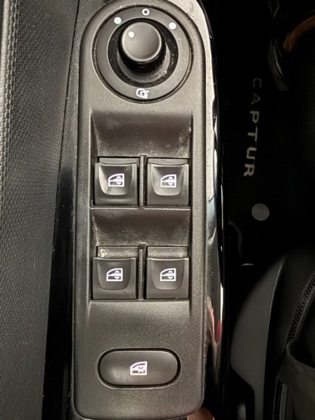RENAULT Captur usata 14