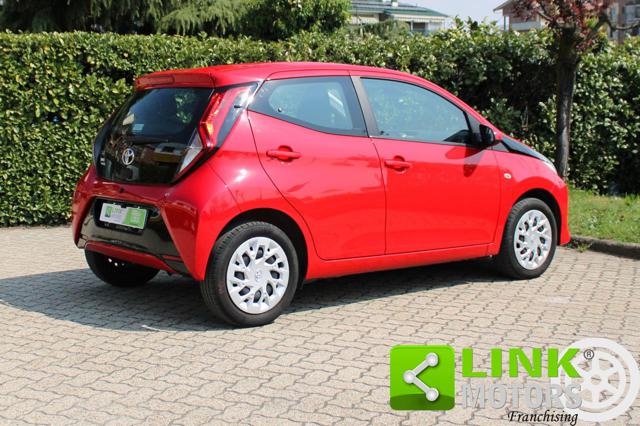 TOYOTA Aygo usata, con Specchietto retrovisore con funzione antiabbagliamento