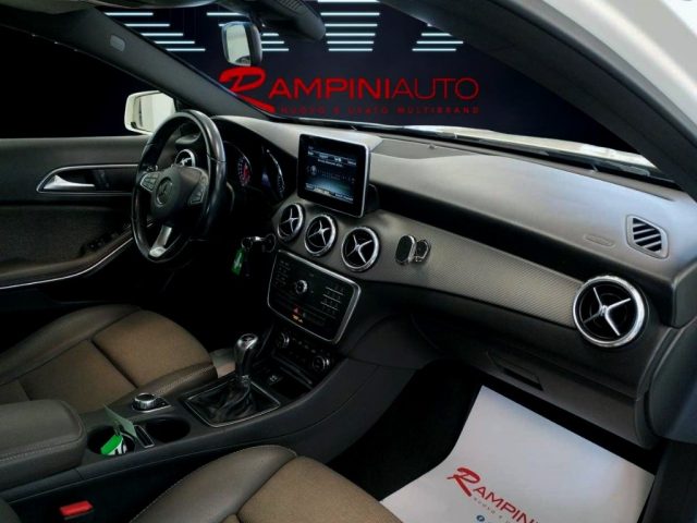 MERCEDES-BENZ GLA 200 usata 19
