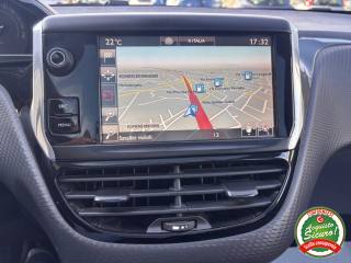 PEUGEOT 208 usata, con Volante in pelle
