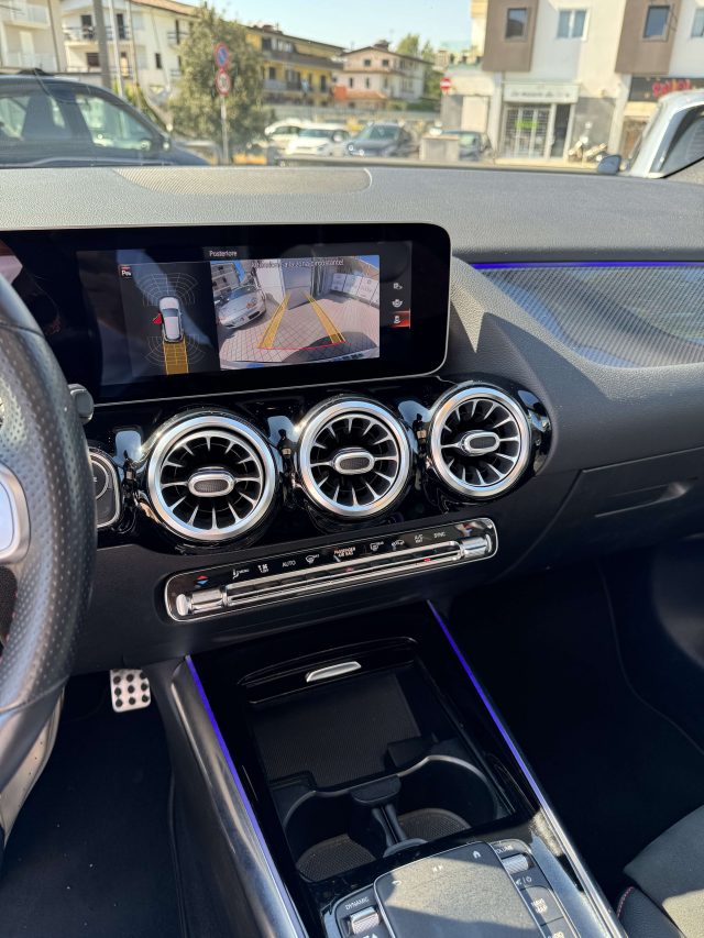 MERCEDES-BENZ GLA 200 usata, con Volante in pelle