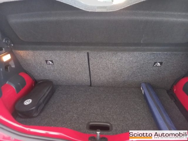 VOLKSWAGEN up! usata, con Frenata d