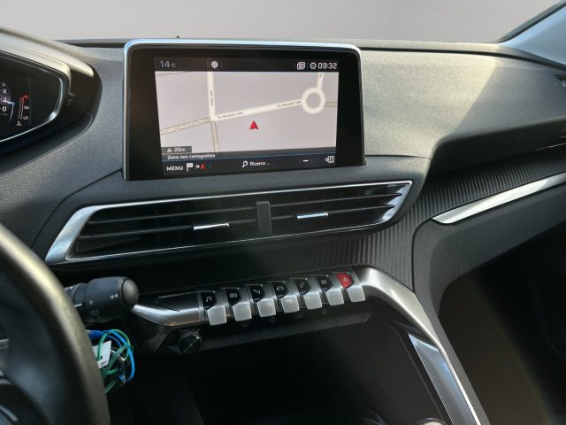 PEUGEOT 3008 usata, con Sistema di navigazione