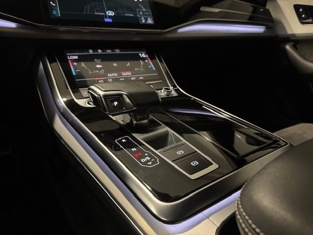 AUDI Q8 usata, con Portellone posteriore elettrico
