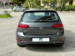 VOLKSWAGEN Golf usata, con Autoradio